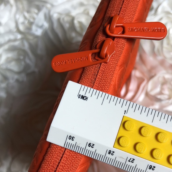 Michael Kors Tablet Case - Picture 9 of 13